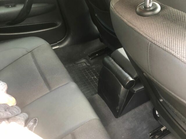 Чорний БМВ 1 Серія, об'ємом двигуна 2 л та пробігом 250 тис. км за 10800 $, фото 3 на Automoto.ua