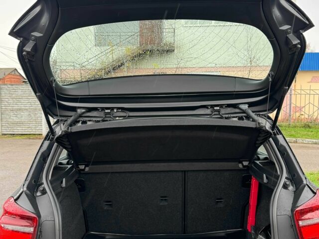 Черный БМВ 1 Серия, объемом двигателя 1.6 л и пробегом 115 тыс. км за 11400 $, фото 10 на Automoto.ua