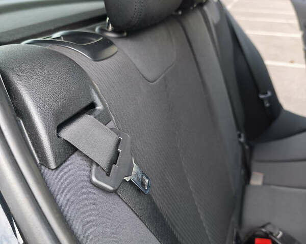 Черный БМВ 1 Серия, объемом двигателя 2 л и пробегом 188 тыс. км за 13500 $, фото 12 на Automoto.ua