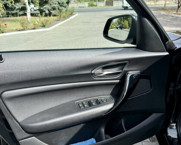 Чорний БМВ 1 Серія, об'ємом двигуна 2 л та пробігом 63 тис. км за 17700 $, фото 14 на Automoto.ua