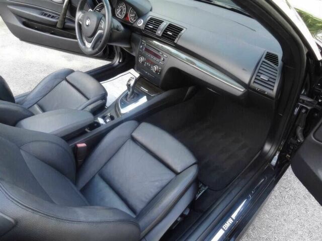 Чорний БМВ 1 Серія, об'ємом двигуна 3 л та пробігом 87 тис. км за 4450 $, фото 7 на Automoto.ua