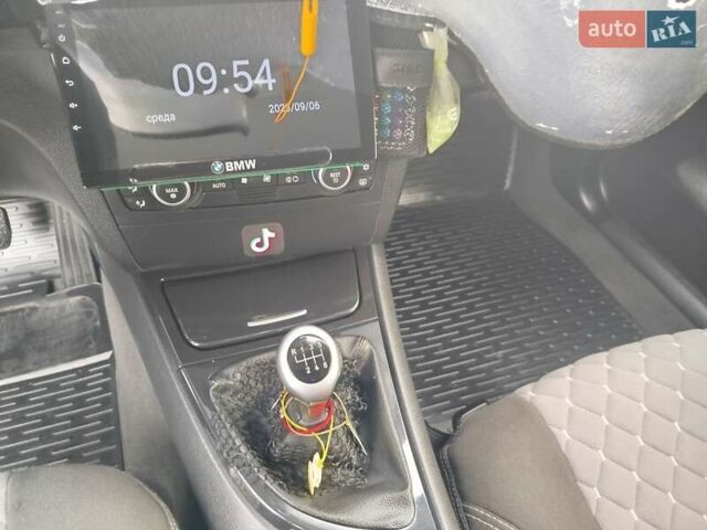 Чорний БМВ 1 Серія, об'ємом двигуна 2 л та пробігом 227 тис. км за 5600 $, фото 6 на Automoto.ua