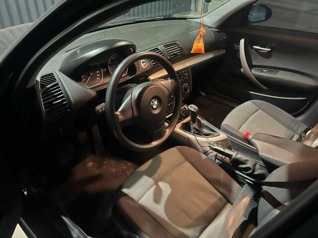 Чорний БМВ 1 Серія, об'ємом двигуна 2 л та пробігом 290 тис. км за 2900 $, фото 3 на Automoto.ua