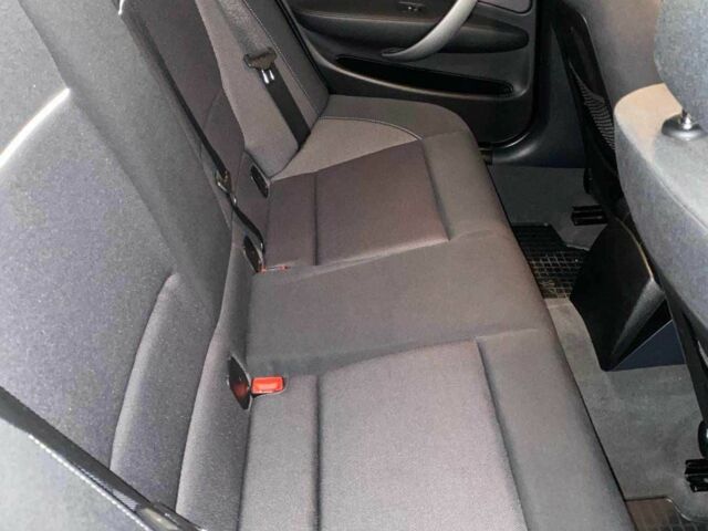 Черный БМВ 1 Серия, объемом двигателя 1.6 л и пробегом 196 тыс. км за 7765 $, фото 7 на Automoto.ua