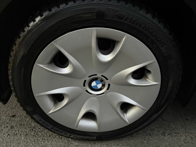 БМВ 1 Серия 2009 в Киеве на Automoto.ua Черный БМВ 1 Серия, объемом двигателя 2 л и пробегом 220 тыс. км за 4200 $, фото 9 на Automoto.ua