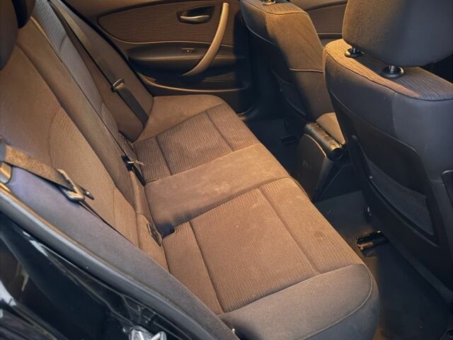 БМВ 1 Серия 2009 в Киеве на Automoto.ua Черный БМВ 1 Серия, объемом двигателя 2 л и пробегом 220 тыс. км за 4200 $, фото 18 на Automoto.ua