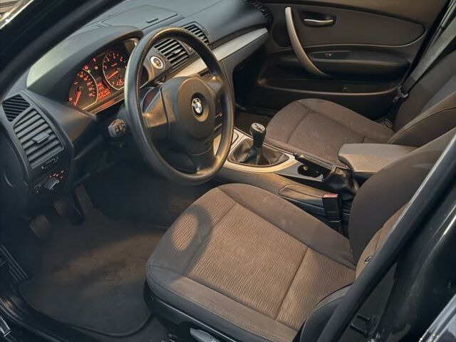 БМВ 1 Серия 2009 в Киеве на Automoto.ua Черный БМВ 1 Серия, объемом двигателя 2 л и пробегом 220 тыс. км за 4200 $, фото 11 на Automoto.ua