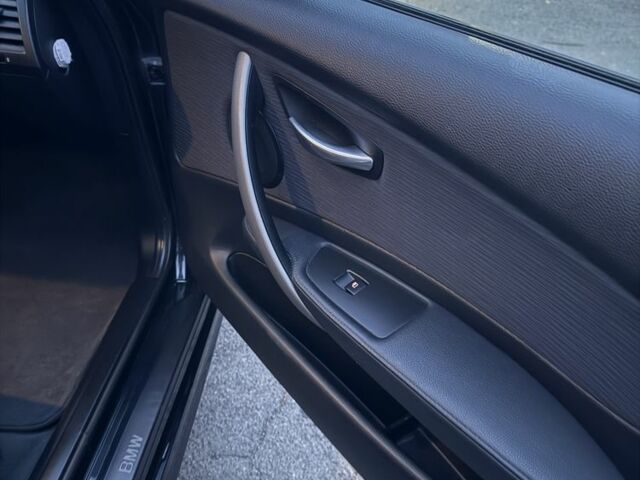 БМВ 1 Серия 2009 в Киеве на Automoto.ua Черный БМВ 1 Серия, объемом двигателя 2 л и пробегом 220 тыс. км за 4200 $, фото 16 на Automoto.ua