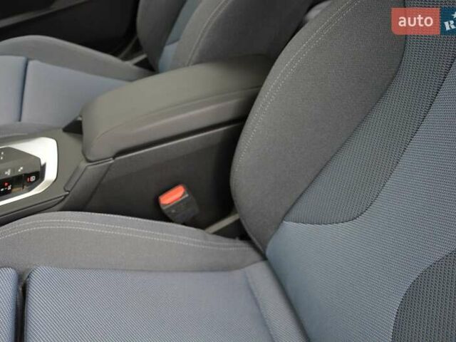 Фиолетовый БМВ 1 Серия, объемом двигателя 1.5 л и пробегом 11 тыс. км за 31387 $, фото 7 на Automoto.ua