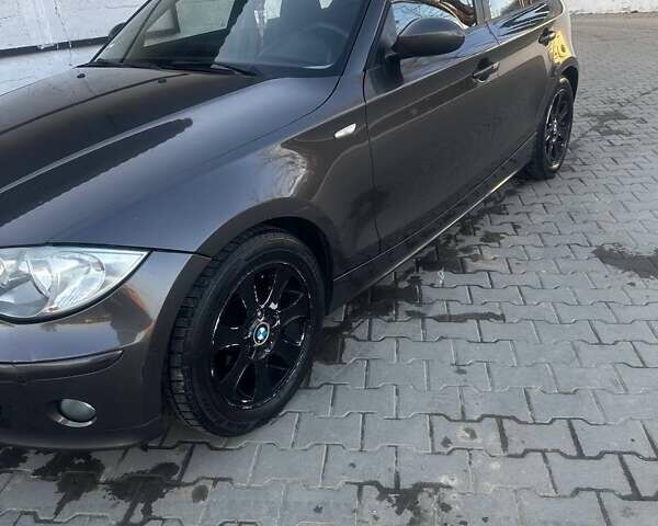 Коричневый БМВ 1 Серия, объемом двигателя 2 л и пробегом 420 тыс. км за 6555 $, фото 5 на Automoto.ua