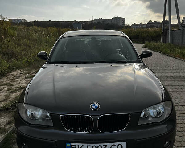 Коричневый БМВ 1 Серия, объемом двигателя 2 л и пробегом 193 тыс. км за 7000 $, фото 1 на Automoto.ua