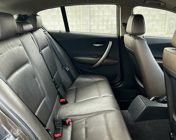 Коричневый БМВ 1 Серия, объемом двигателя 2 л и пробегом 193 тыс. км за 7000 $, фото 10 на Automoto.ua