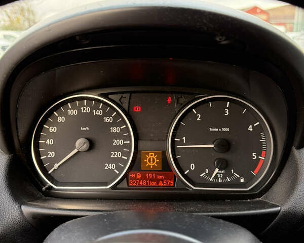 Коричневый БМВ 1 Серия, объемом двигателя 1.8 л и пробегом 300 тыс. км за 3800 $, фото 12 на Automoto.ua