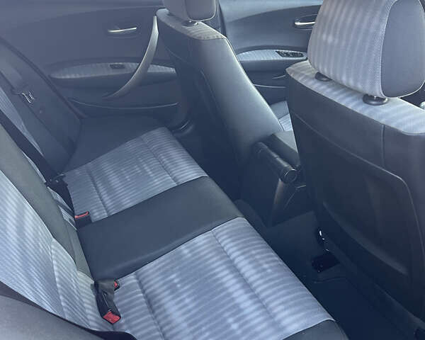 Червоний БМВ 1 Серія, об'ємом двигуна 2 л та пробігом 183 тис. км за 6450 $, фото 16 на Automoto.ua