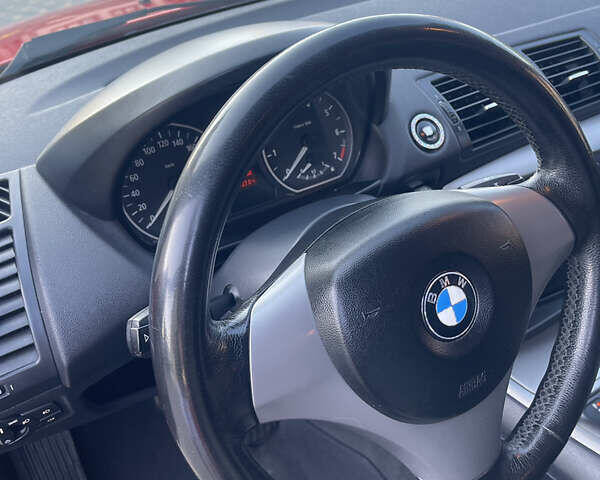 Червоний БМВ 1 Серія, об'ємом двигуна 2 л та пробігом 183 тис. км за 6450 $, фото 15 на Automoto.ua