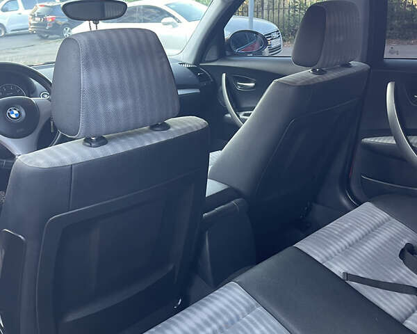 Червоний БМВ 1 Серія, об'ємом двигуна 2 л та пробігом 183 тис. км за 6450 $, фото 18 на Automoto.ua