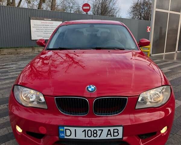 Красный БМВ 1 Серия, объемом двигателя 2 л и пробегом 310 тыс. км за 7200 $, фото 1 на Automoto.ua