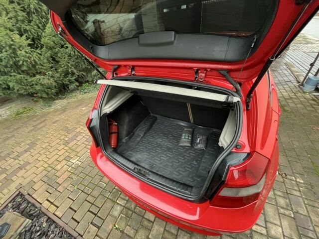 Красный БМВ 1 Серия, объемом двигателя 2 л и пробегом 300 тыс. км за 6500 $, фото 5 на Automoto.ua