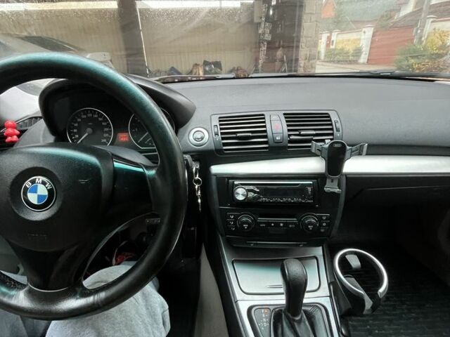 Красный БМВ 1 Серия, объемом двигателя 2 л и пробегом 300 тыс. км за 6500 $, фото 6 на Automoto.ua