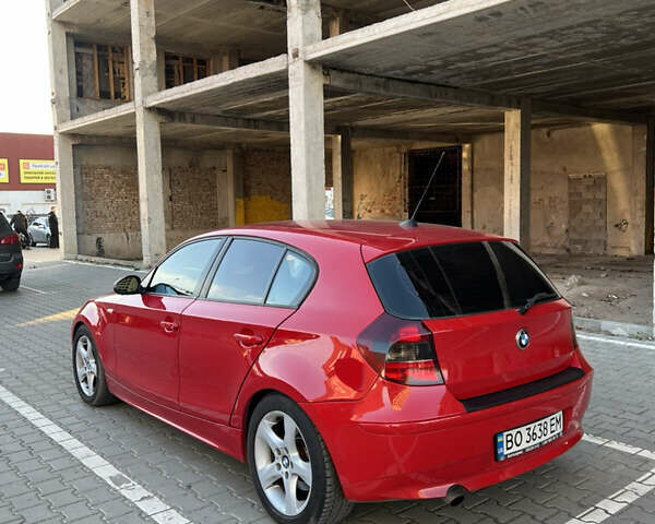 Красный БМВ 1 Серия, объемом двигателя 2 л и пробегом 295 тыс. км за 6800 $, фото 2 на Automoto.ua