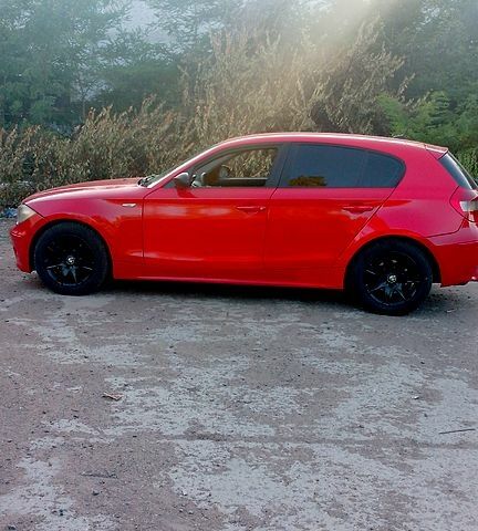 Красный БМВ 1 Серия, объемом двигателя 2 л и пробегом 256 тыс. км за 5500 $, фото 6 на Automoto.ua