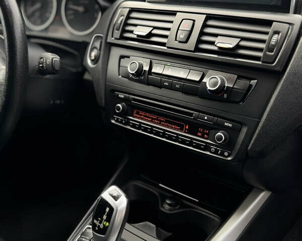 Червоний БМВ 1 Серія, об'ємом двигуна 1.6 л та пробігом 155 тис. км за 9999 $, фото 15 на Automoto.ua