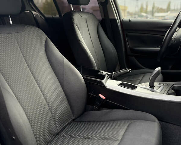 Червоний БМВ 1 Серія, об'ємом двигуна 1.6 л та пробігом 155 тис. км за 9999 $, фото 13 на Automoto.ua