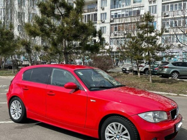Красный БМВ 1 Серия, объемом двигателя 2 л и пробегом 200 тыс. км за 7200 $, фото 3 на Automoto.ua