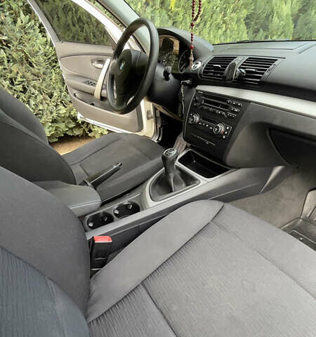 БМВ 1 Серия, объемом двигателя 1.6 л и пробегом 160 тыс. км за 7000 $, фото 9 на Automoto.ua