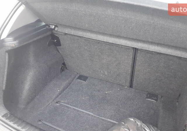 БМВ 1 Серія, об'ємом двигуна 2 л та пробігом 210 тис. км за 6000 $, фото 3 на Automoto.ua
