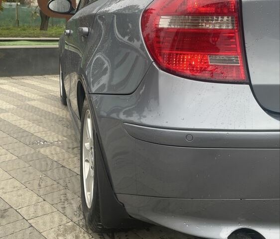 Серый БМВ 1 Серия, объемом двигателя 2 л и пробегом 274 тыс. км за 5700 $, фото 14 на Automoto.ua