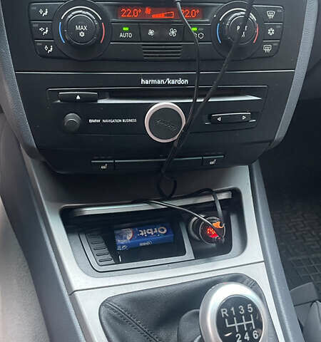 Серый БМВ 1 Серия, объемом двигателя 2 л и пробегом 283 тыс. км за 6300 $, фото 17 на Automoto.ua