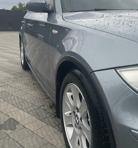 Серый БМВ 1 Серия, объемом двигателя 2 л и пробегом 283 тыс. км за 6300 $, фото 7 на Automoto.ua