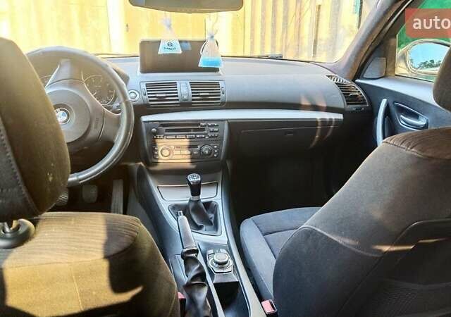 Серый БМВ 1 Серия, объемом двигателя 1.6 л и пробегом 162 тыс. км за 5000 $, фото 2 на Automoto.ua