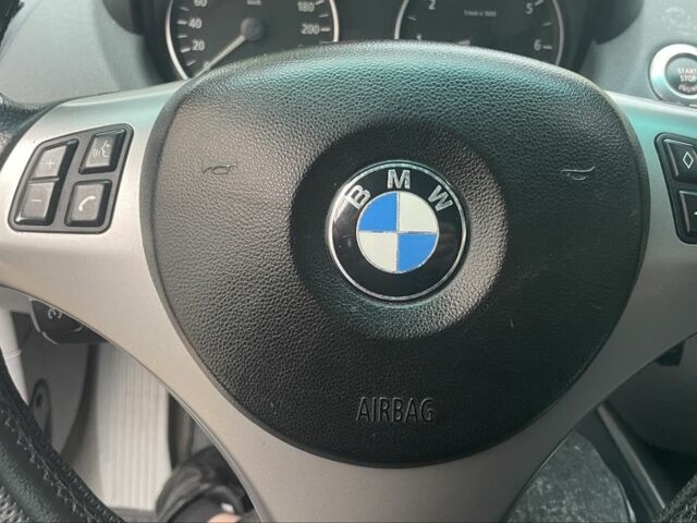 Серый БМВ 1 Серия, объемом двигателя 2 л и пробегом 274 тыс. км за 5700 $, фото 9 на Automoto.ua