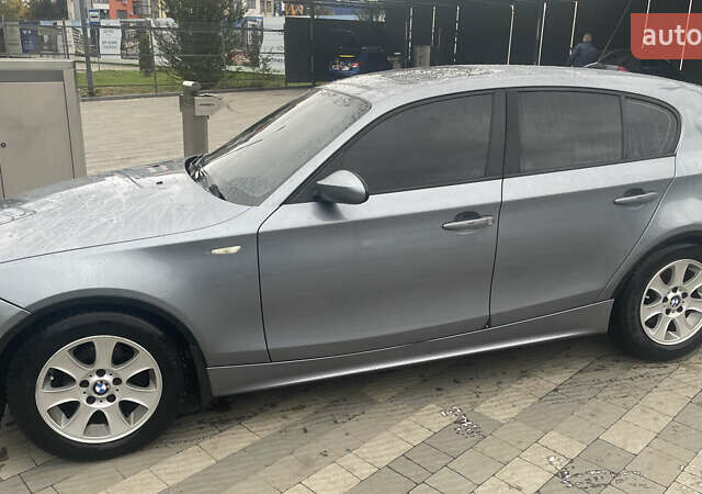 Серый БМВ 1 Серия, объемом двигателя 2 л и пробегом 283 тыс. км за 6300 $, фото 1 на Automoto.ua