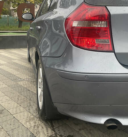 Серый БМВ 1 Серия, объемом двигателя 2 л и пробегом 283 тыс. км за 6300 $, фото 9 на Automoto.ua