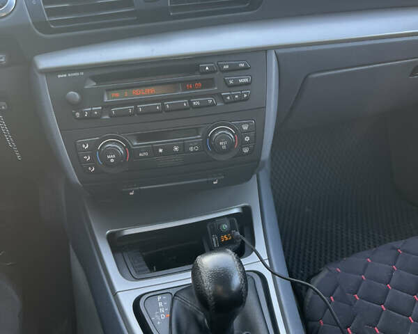 Серый БМВ 1 Серия, объемом двигателя 2 л и пробегом 241 тыс. км за 6000 $, фото 29 на Automoto.ua