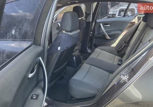 Сірий БМВ 1 Серія, об'ємом двигуна 2 л та пробігом 325 тис. км за 4950 $, фото 16 на Automoto.ua