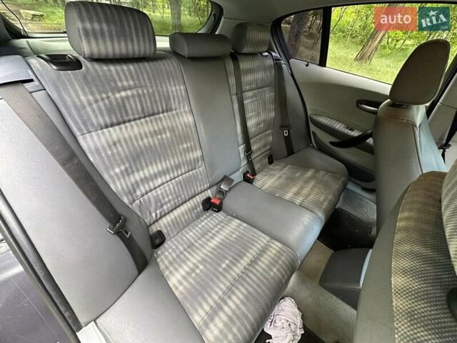 БМВ 1 Серия 2005 в Одессе на Automoto.ua Серый БМВ 1 Серия, объемом двигателя 2 л и пробегом 220 тыс. км за 5500 $, фото 10 на Automoto.ua