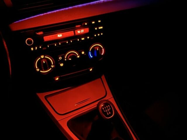 Серый БМВ 1 Серия, объемом двигателя 1.6 л и пробегом 313 тыс. км за 4500 $, фото 13 на Automoto.ua