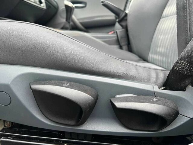 Сірий БМВ 1 Серія, об'ємом двигуна 2 л та пробігом 293 тис. км за 5390 $, фото 18 на Automoto.ua