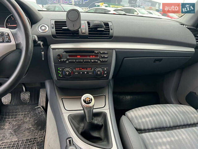 Сірий БМВ 1 Серія, об'ємом двигуна 2 л та пробігом 293 тис. км за 5390 $, фото 26 на Automoto.ua