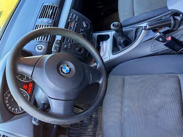 Серый БМВ 1 Серия, объемом двигателя 1.6 л и пробегом 275 тыс. км за 5500 $, фото 5 на Automoto.ua