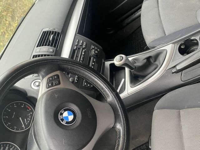 Серый БМВ 1 Серия, объемом двигателя 1.6 л и пробегом 350 тыс. км за 5000 $, фото 2 на Automoto.ua