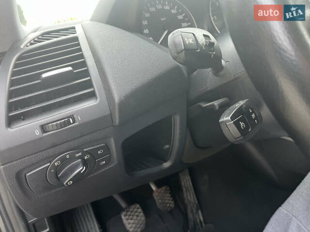 Серый БМВ 1 Серия, объемом двигателя 2 л и пробегом 260 тыс. км за 5700 $, фото 12 на Automoto.ua