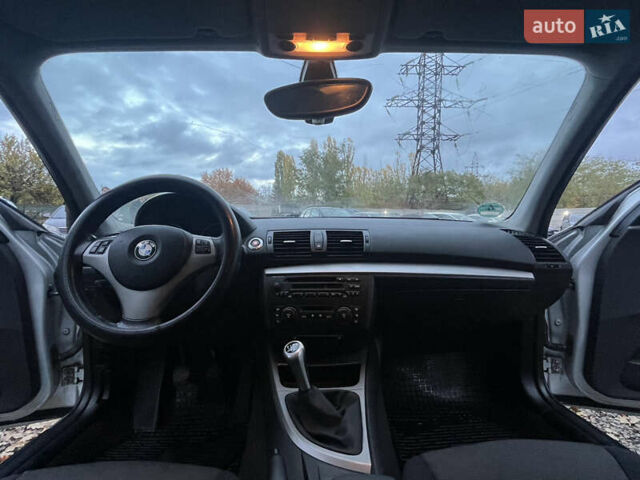 БМВ 1 Серия 2005 в Харькове на Automoto.ua Серый БМВ 1 Серия, объемом двигателя 1.6 л и пробегом 348 тыс. км за 4500 $, фото 13 на Automoto.ua