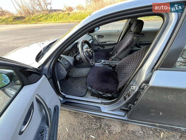 Серый БМВ 1 Серия, объемом двигателя 2 л и пробегом 241 тыс. км за 6000 $, фото 14 на Automoto.ua