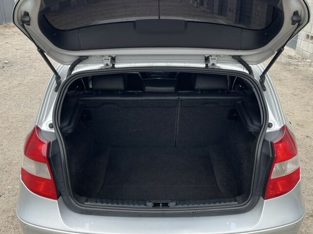 Серый БМВ 1 Серия, объемом двигателя 2 л и пробегом 240 тыс. км за 5800 $, фото 7 на Automoto.ua