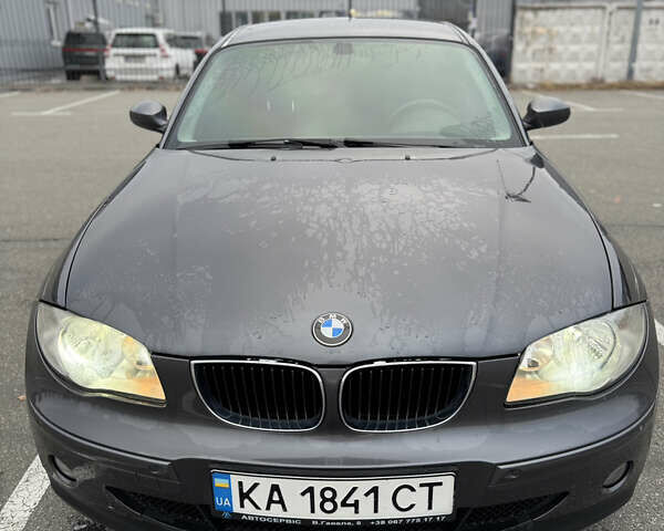 Серый БМВ 1 Серия, объемом двигателя 2 л и пробегом 204 тыс. км за 6300 $, фото 1 на Automoto.ua